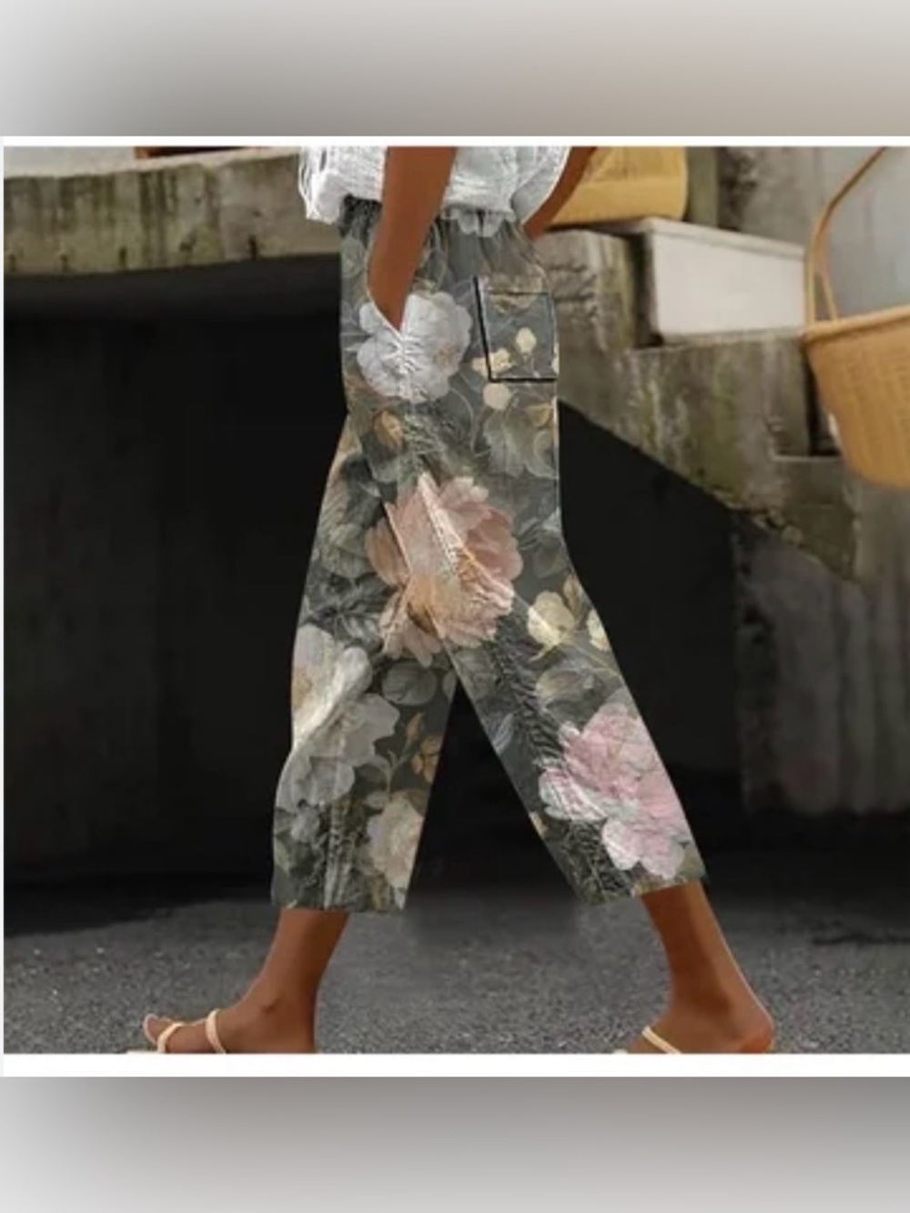 New Chico's Size 2 (US 12) Tropical Leaf Print Capri Cargo Pants